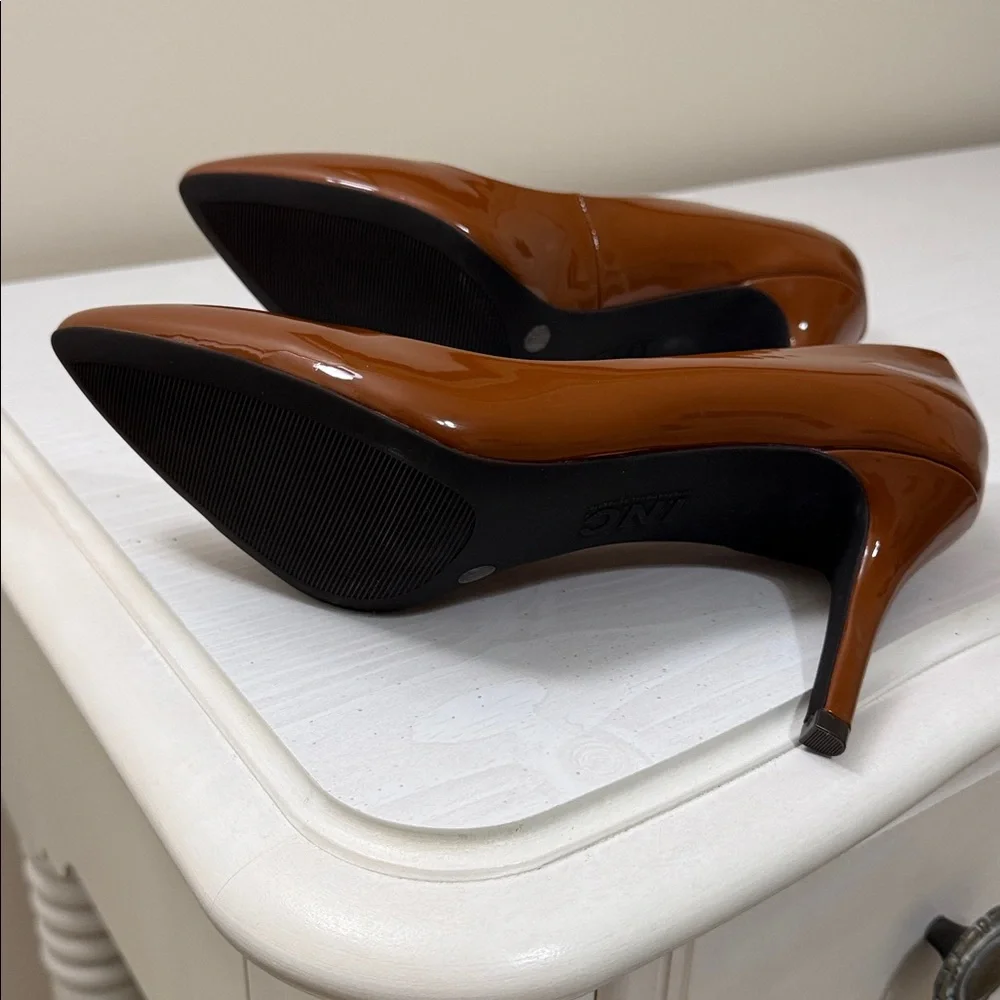 INC cognac patent leather pumps